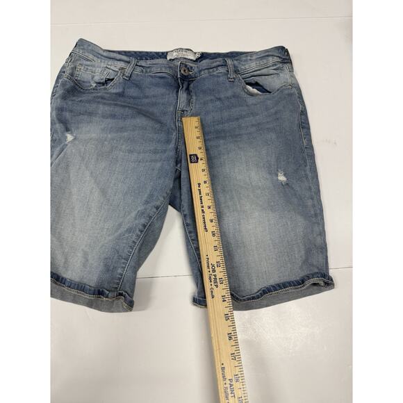 TORRID Women's Bermuda Shorts Women's Size 18 Rolled Cuff Long Denim Shorts - Picture 5 of 5